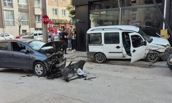 Eskişehir’de kavşak kazası: 2 kişi yaralandı