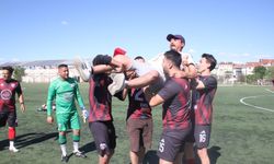 Kramponlarını şampiyonlukla astı