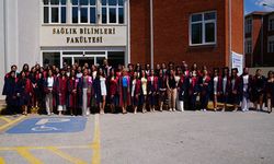 Anadolu Üniversitesi Sosyal Hizmet Bölümü öğrencileri mezun oldu