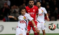 Eskişehirspor'da 6 oyuncu profesyonel imza attı