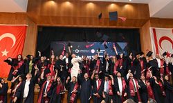 Anadolu Üniversitesi KKTC mezunları kep attı