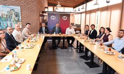 Anadolu Üniversitesi'nde kültür buluşması: Vali Yılmaz öğrencilerle buluştu
