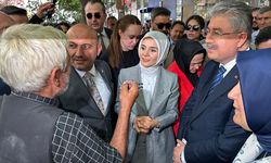 Bakan Göktaş'tan İsmet İnönü Caddesi’nde esnaf ziyareti