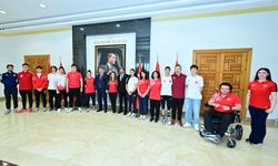 Eskişehir Valisi Erdinç Yılmaz şampiyonları ağırladı