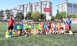 Eskişehir'de GSB Spor Okulları'nda futbol heyecanı