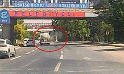 Eskişehir'de korkutan anlar: Tankerin lastiği patladı