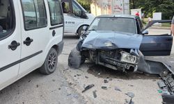 Eskişehir'de korkutan kaza: İki araç çarpıştı
