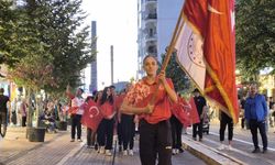 Eskişehir'de milli sporculardan 15 Temmuz'a özel Sancak Koşusu