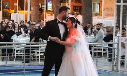 Eskişehir'de renkli düğün: Tayvanlı eşiyle aşkını çiftetelliyle taçlandırdı