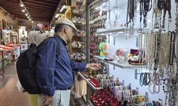Eskişehir'de turistler lületaşı stantlarına akın ediyor