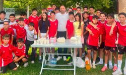 Gençlergücü'nde dördüzlere sürpriz doğum günü