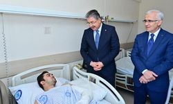 Görev dönüşü kaza geçiren itfaiyecilere Vali Yılmaz'dan geçmiş olsun ziyareti