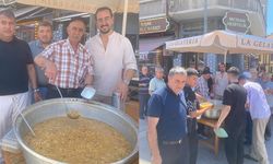 Odunpazarı esnafı vatandaşlara aşure ikram etti