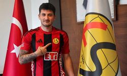 Ozan İsmail imzaladı