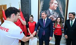 Vali Yılmaz, Eskişehirli şampiyon sporcuları ve antrenörlerini ağırladı
