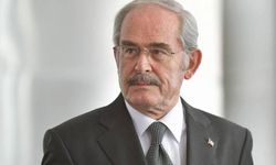 Yılmaz Büyükerşen CHP'den ayrılmama kararı aldı