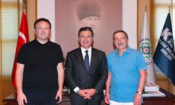 Ahmet Ataç tatilde yalnız değil!