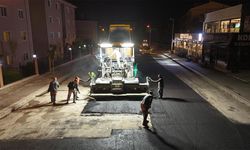 Eskişehir’de gece mesaisi: Büyükşehir ekipleri o caddeyi yeniledi