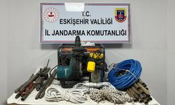 Eskişehir’de kaçak kazı baskını: 5 şüpheli suçüstü yakalandı