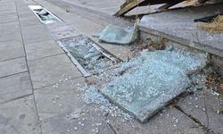 Eskişehir'de kimliği belirsiz kişiler Hatboyu Caddesi'ne zarar verdi
