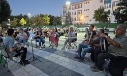 Kanlıkavak Parkı’nda renkli akşam: Eskişehir’de sanat, kültür ve doğa el ele verdi