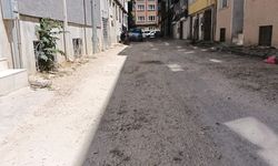 Mamure sokaklarında yollar çukurlarla dolu