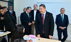Vali Dr. Erdinç Yılmaz’dan okul ziyareti: Gençlerin planlarını ve taleplerini dinledi