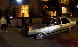 Eskişehir’de AVM önünde gerilim! Otomobildeki kişiye böyle saldırdı