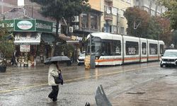 Eskişehir’de beklenen sağanak başladı