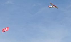 Eskişehir’de havacılık tutkunlarını heyecanlandıran Türk Bayraklı gösteri