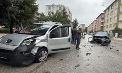 Eskişehir’de iki araç kullanılamaz hale geldi: Kaza sonrası gerginlik