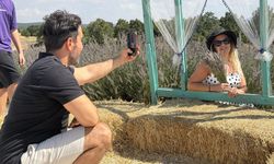 Eskişehir’de lavanta tarlasında renkli etkinlik! “Makasını getir, çiçeğini götür”