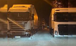 Eskişehir’de şaşkına çeviren park: 2 tır yolu adeta kapattı