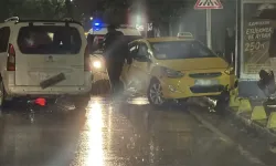Eskişehir’de taksi ile panelvan çarpıştı: 3 yaralı