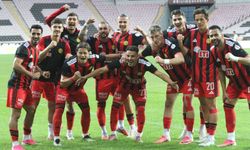 Eskişehirspor 60 yıllık kulüp tarihinde bir ile imza attı