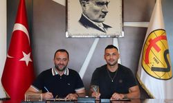 Anlaşma tamam: Eskişehirspor ekolü Umut Akpınar'la Antalya'ya taşınıyor