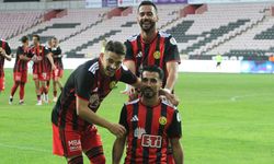 Kaya'dan müthiş giriş!