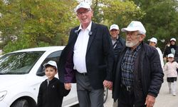 Odunpazarı’nda çocuklar ve büyüklerden dayanışma mesajı: İki nesil birlikte yürüdü