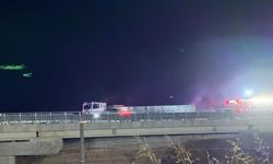 Seyir halindeki TIR bir anda alev aldı! Ankara-Eskişehir yolu kapandı