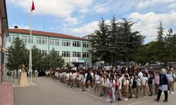 Sivrihisar’da yeni eğitim öğretim yılı başladı: İlk ders zili çaldı