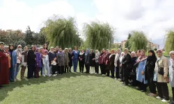 Ünlüce Eskişehir’de ağırladı: Alpu’dan gelen kadınlar kentin güzelliklerini keşfetti