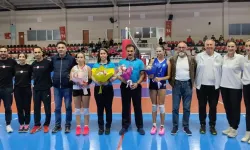 Yıldız Kızlar filede sahne aldı