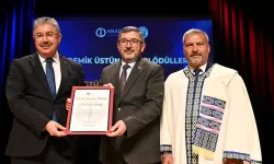 Anadolu Üniversitesi Akademik Üstün Başarı Ödülleri sahiplerini buldu
