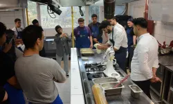 Anadolu Üniversitesi’nde lezzetli etkinlik: Öğrenciler kendi pizzalarını yaptı