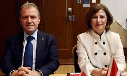 Ayşe Ünlüce'nin bayrak teslimi aldığı Vahap Seçer’den tebrik mesajı