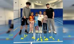 Badmintonla hayata tutunuyorlar!