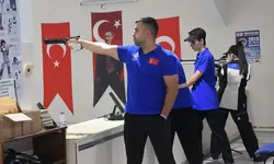Cumhuriyet için ateşlediler