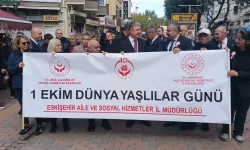 Eskişehir’de 1 Ekim Dünya Yaşlılar Günü’nde coşkulu yürüyüş