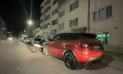 Eskişehir’de alkollü sürücü park halindeki araca çarptı