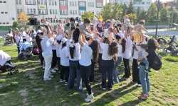 Eskişehir’de görenleri gülümseten buluşma: Anneler ve bebekler hep birlikte egzersiz yaptı